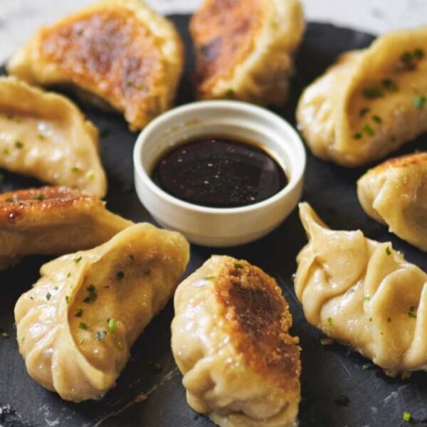 1. GYOZAS (ENTRANTES)