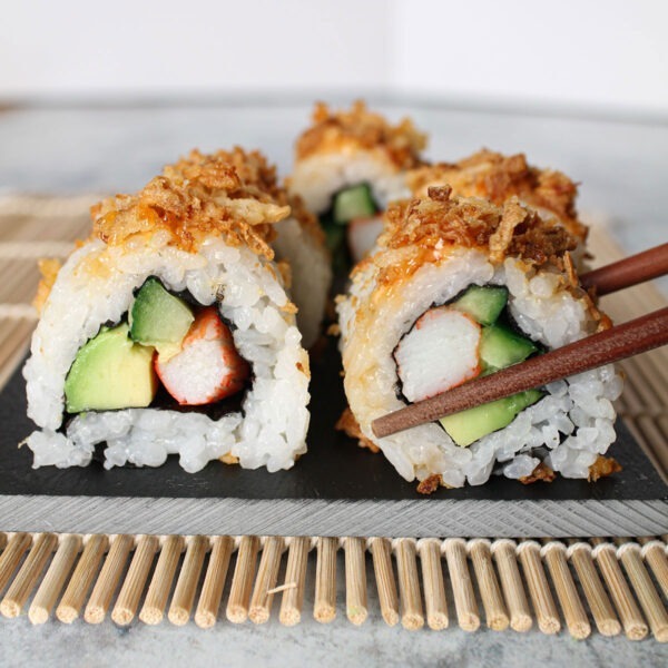 4. URAMAKI ROLL. SALMÓN